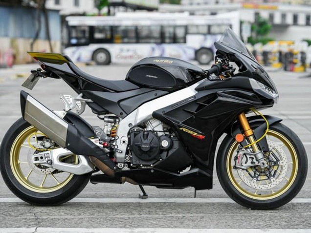 Carenados Moto Aprilia RSV4 1100 2021-2024 - Negro